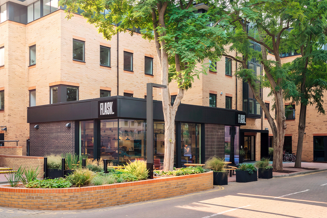 2JourneyCampus-Cambridge_FirstStep-Exterior-Cafe_Journey-HP1080