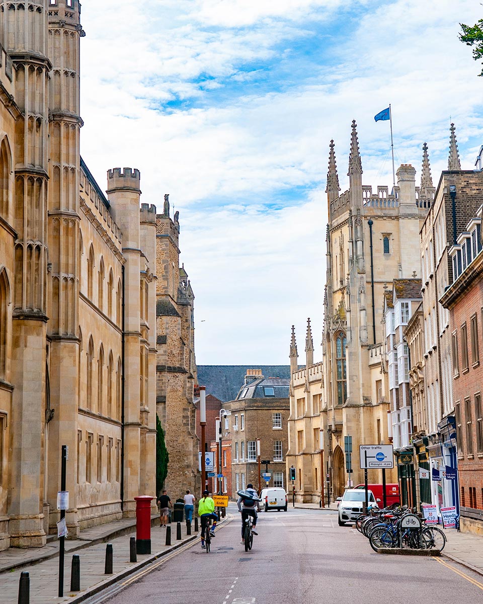 Cambridge-city-centre-cycling-P960