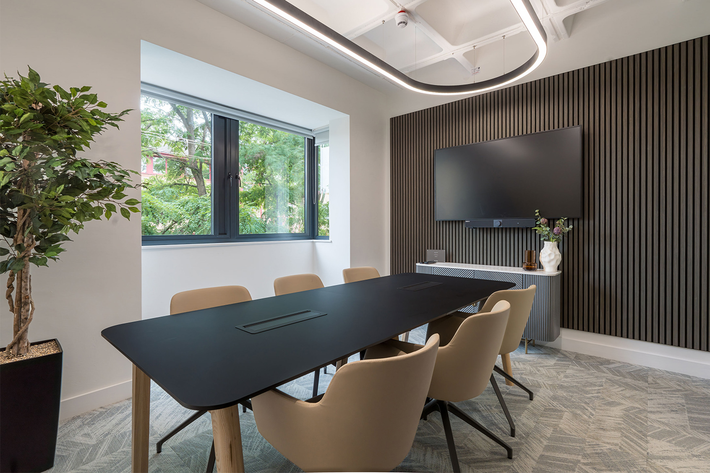 6FirstStep-Cambridge_Meeting-Room-Private_C1440