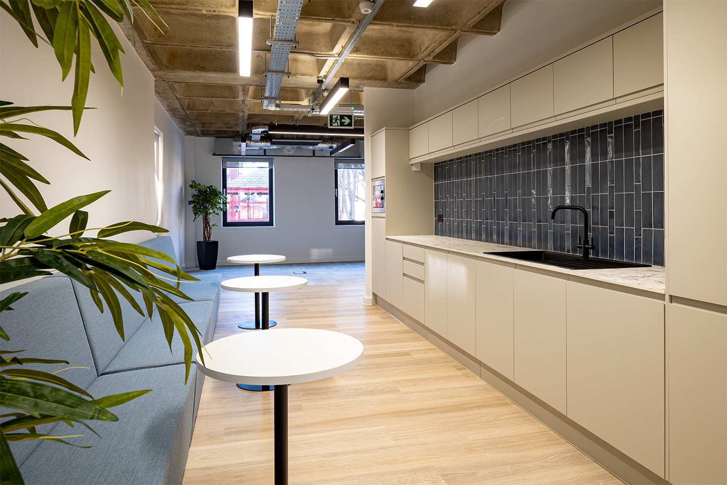6No8JC-Cambridge_Office-Kitchenette_C1440